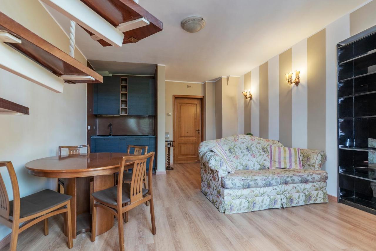 Apartment Roomy&cozy With Shared Terrace Rom